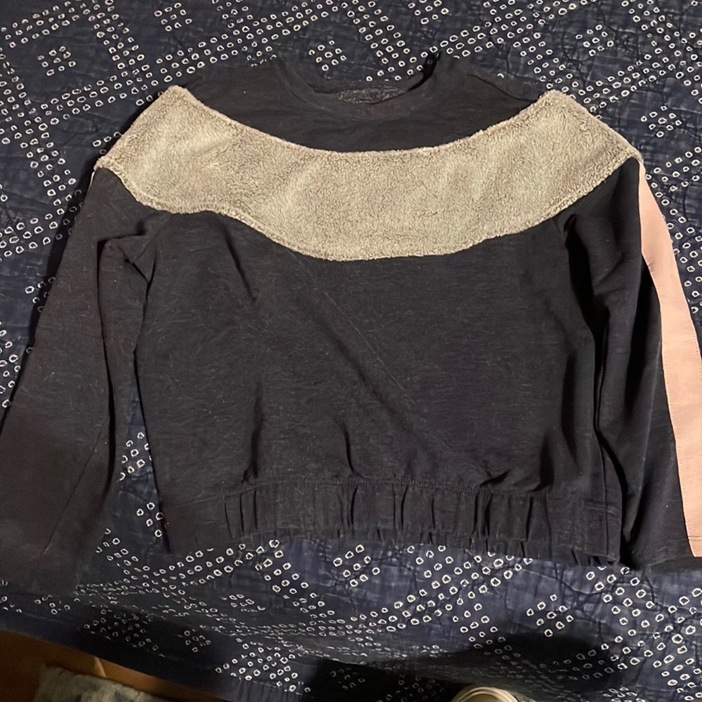 Zella girl sweater